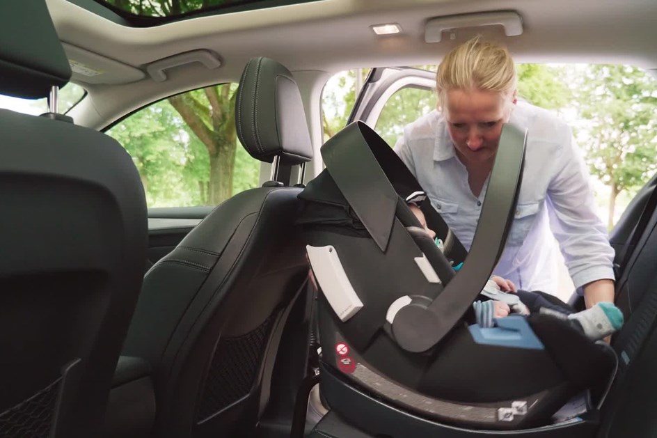 Ford lança alerta para bebés esquecidos no carro