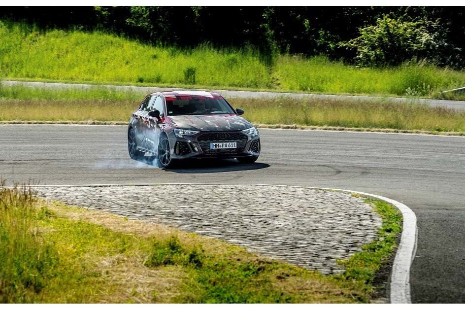Novo Audi RS3 ganha modo especial de 'drift'