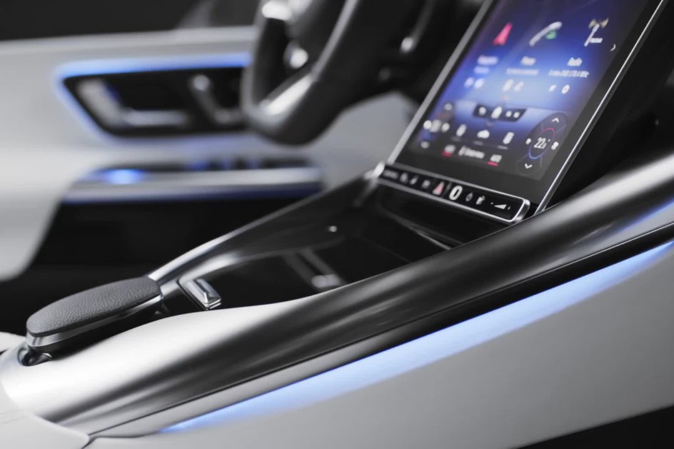 Novo Mercedes-AMG SL: interior de luxo e muito digital