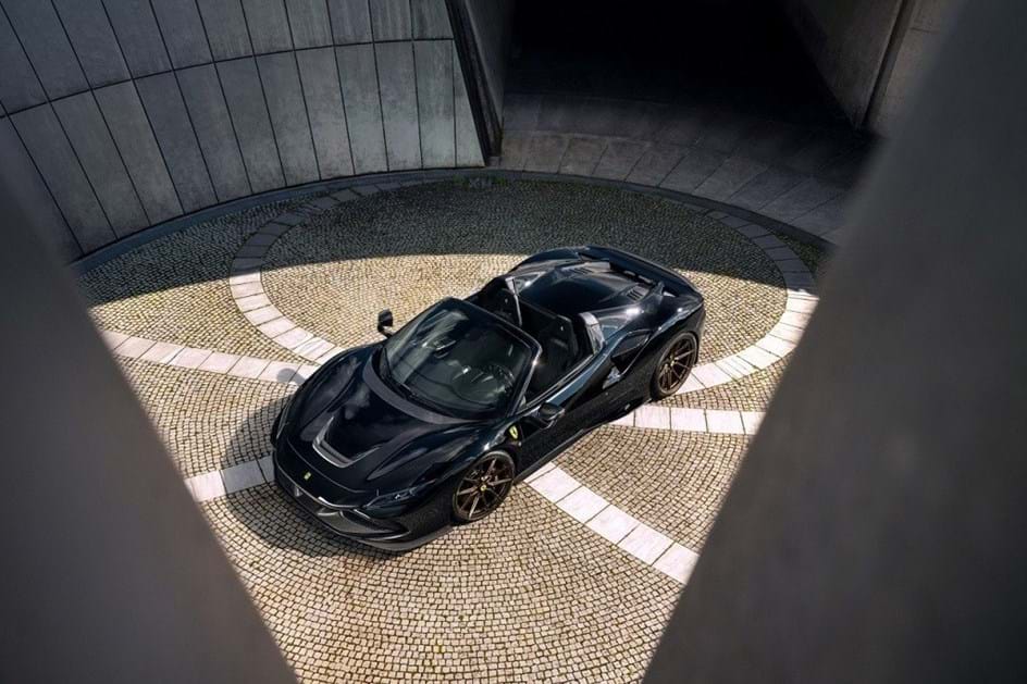 Novitec dá 802 cv ao Ferrari F8 Spider cheio de carbono