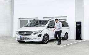 Tourer Standard 204 100 KWh 4p 9L Aut.