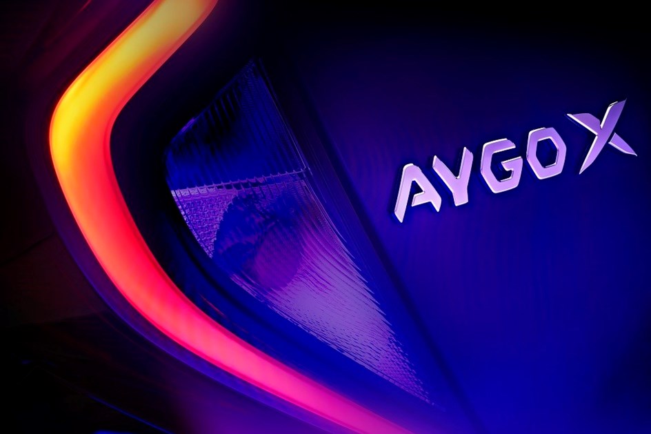 Toyota Aygo X: novo 'crossover' urbano apresentado em Novembro