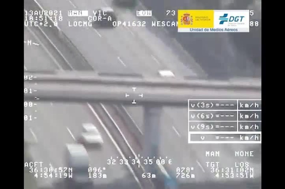 Olhe para o céu: helicóptero da polícia apanha Ferrari a 250 km/hora