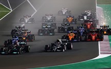 F1: Hamilton vence GP Qatar e encurta distância para Verstappen