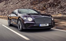 Mais luxo: Bentley Continental GT com visual Blackline da Mulliner