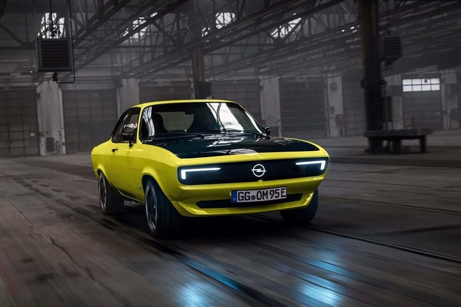 Opel Manta GSe ElektroMOD vencedor em Paris