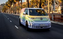 VW ID.Buzz quase a estrear: 204 cv eléctricos e tracção traseira