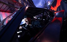 Sonho de criança: Neymar Jr. ao volante do novo Batmobile