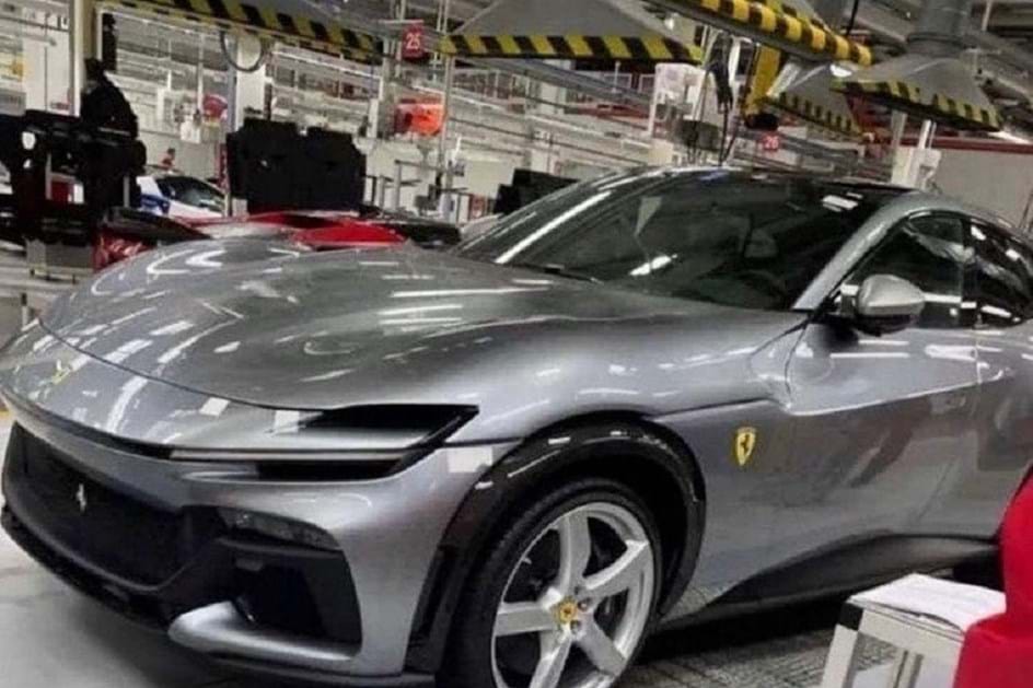 Ferrari Purosangue ''cai'' no Instagram sem camuflagem