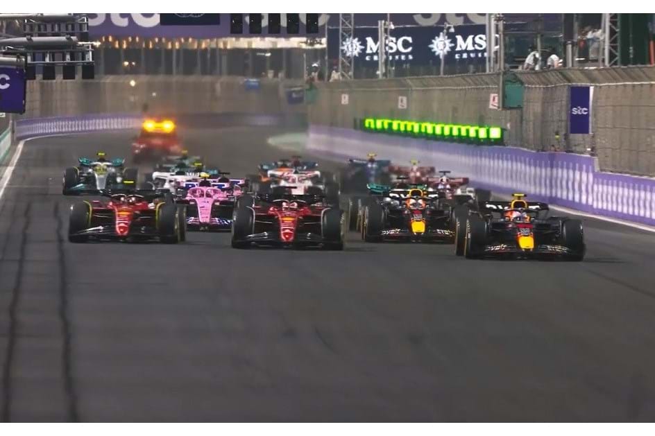 Regresso às vitórias: Verstappen vence GP Arábia Saudita em F1