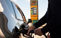 Preços dos combustíveis deverão ter fortes baixas na segunda-feira