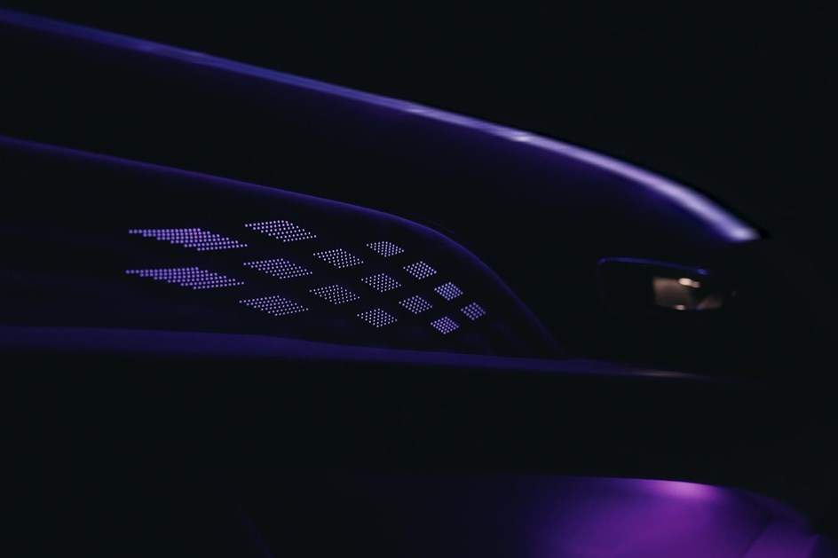 Bentley revela em Maio quinto modelo da gama