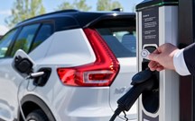 Volvo tem nova aplicação móvel que facilita carregamentos eléctricos