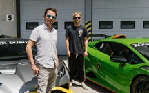 Muse e Lamborghini: a mesma adrenalina na pista e em palco