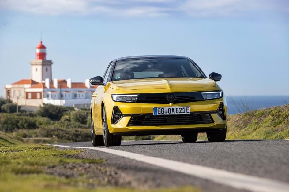 Opel Astra já chegou; campanha destaca 'design' e novas tecnologias