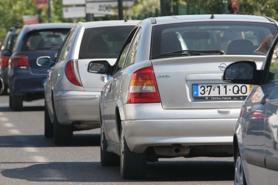A partir de 2035: proibido vender carros novos a gasolina e gasóleo na UE 