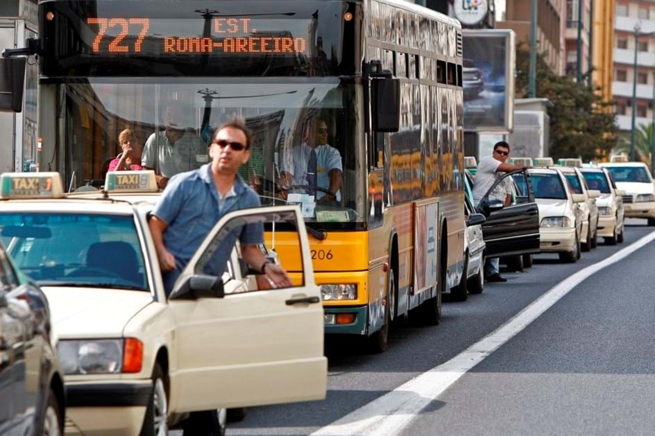 Combustíveis: apoio extraordinário a táxis e autocarros prolongado até Setembro