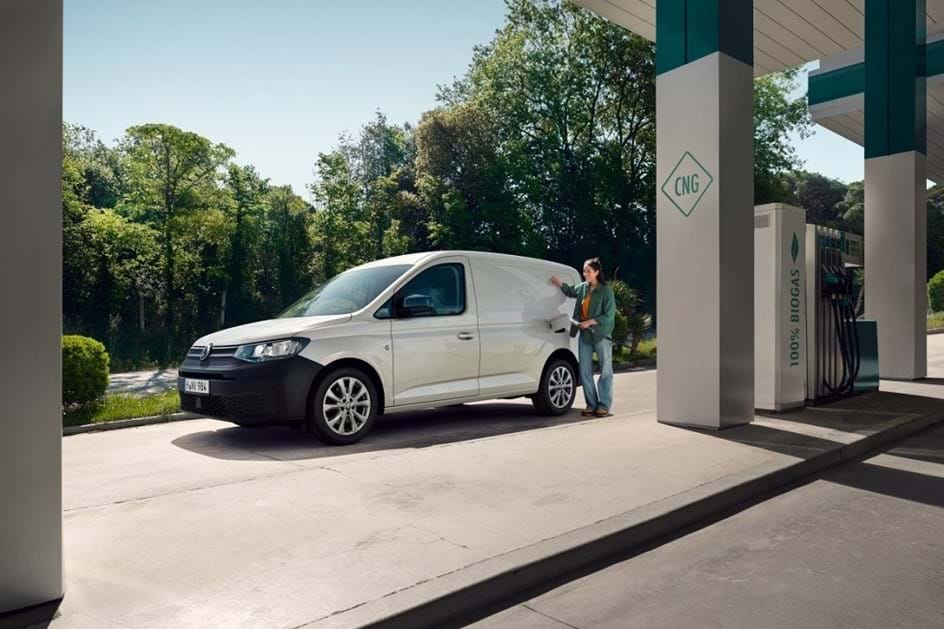 Volkswagen Caddy já anda a gás natural e ganha edição Dark Label