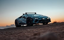 Novo Lamborghini Huracán Sterrato em total derrapagem na terra 