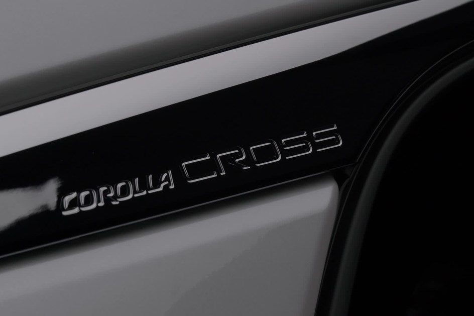 Corolla Cross Hybrid: Toyota revela preços e abre pré-encomendas