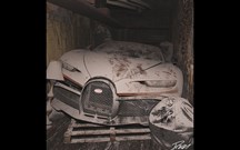 O que faz um Bugatti a apodrecer num barracão?