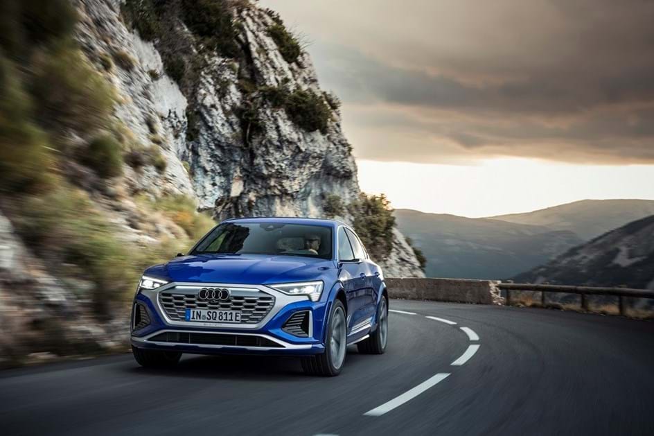 Audi e-tron passa a Q8 e-tron e ganha mais potência e autonomia