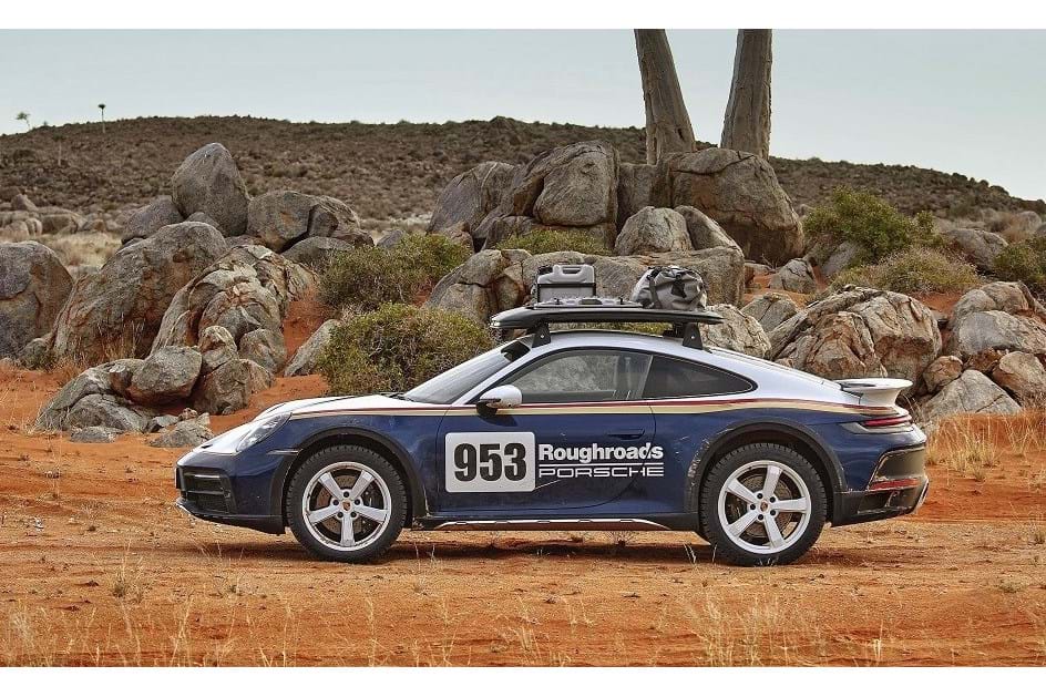 Recordamos o Porsche 911 Dakar, o clássico Ford Mustang e o Cupra Urban  Rebel - SIC Notícias