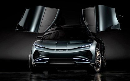 Aehra SUV: 815 cv de potência com sala de cinema a bordo