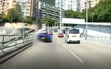 Quando não se aguenta a potência: Lamborghini abalroa carrinha