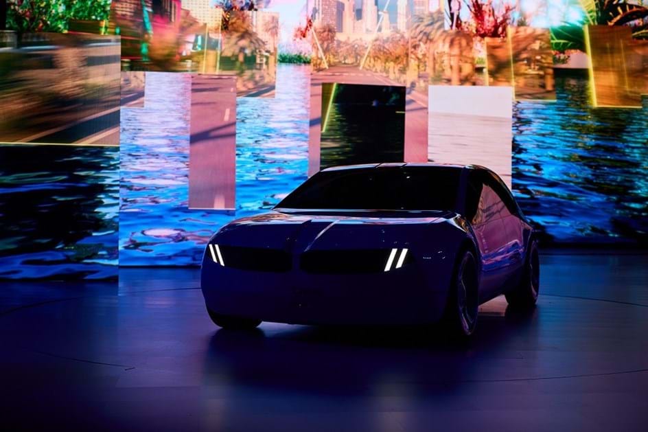 BMW i Vision Dee: um 'eléctrico' com emoções próprias
