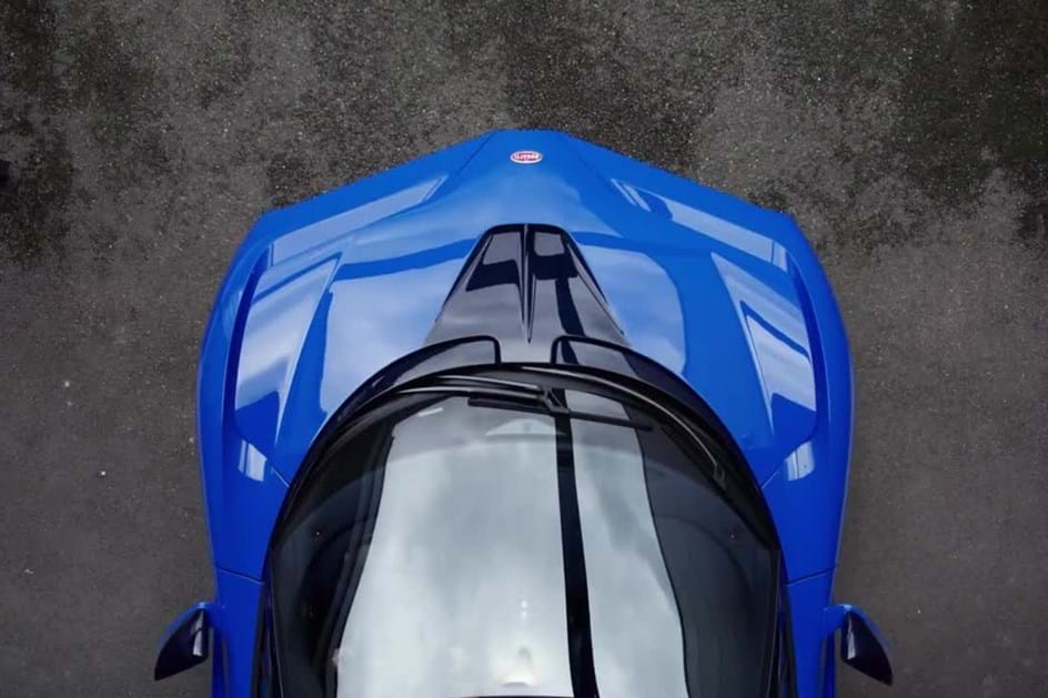 Bugatti Centodieci decorado à Le Mans celebra EB110S