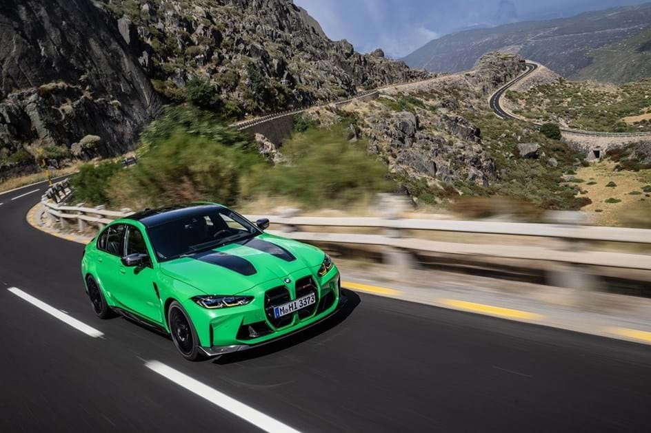Há um novo ''monstro'' na estrada: conheça o novo BMW M3 CS