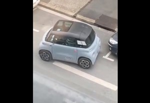 Estacionar um Citroën Ami pode ser tão difícil…