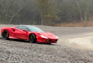 Ferrari F8 Tributo é agora um super desportivo de ralis