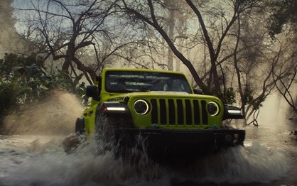 Super Bowl: Jeep dança ao som de 'Electric Boogie'