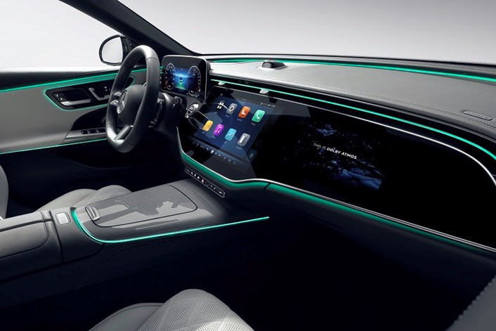 Mercedes presents MB.OS and reveals the interior design of the new E-Class