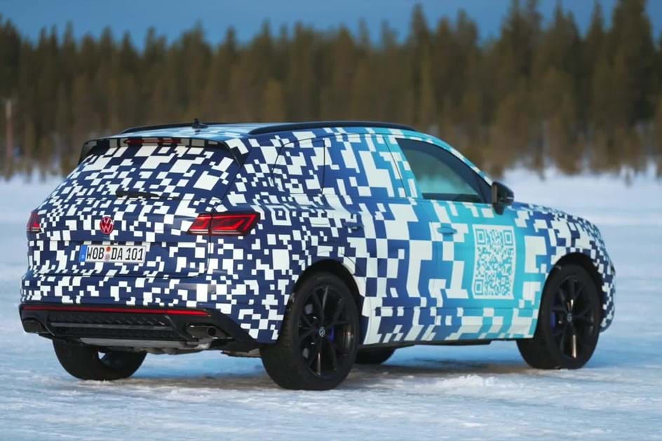 Mais ágil e tecnológico: novo VW Touareg em testes no Árctico