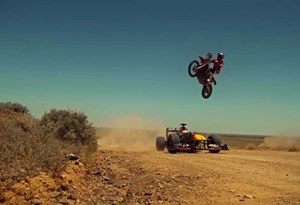 Ricardo Ricciardo acelera Red Bull no deserto da Austrália