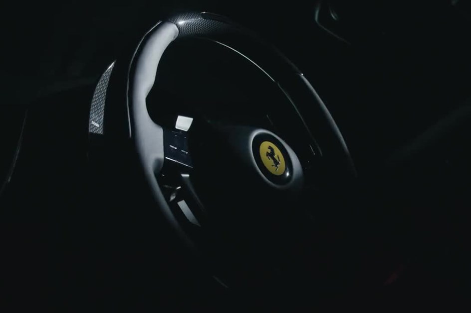 Novo Roma Spider: Ferrari lança aperitivo nas redes sociais antes da estreia