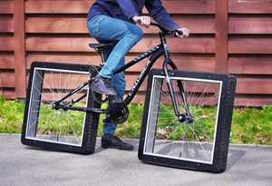 Farto das bicicletas normais? Esta tem rodas quadradas!