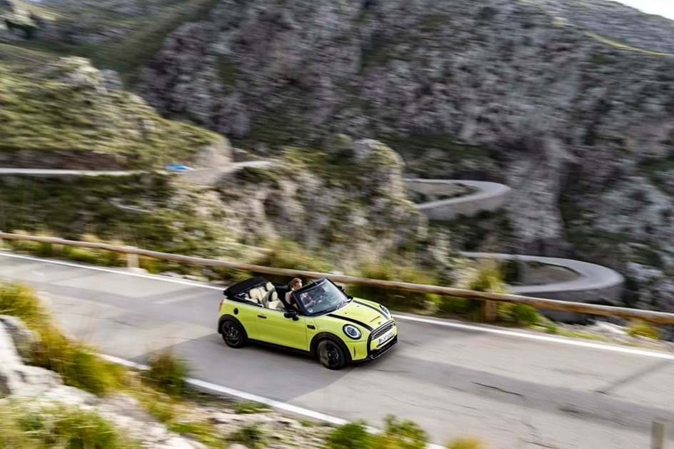 O Verão está a chegar: Mini Cooper S Cabrio ainda mais apetecível