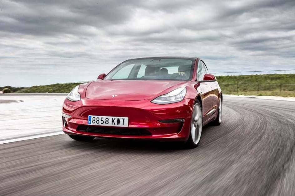 É a segunda baixa de preços este ano: Tesla Model 3 já custa menos de 40 mil euros