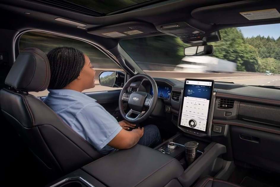 Conduzir sem mãos: BlueCruise da Ford aprovado no Reino Unido