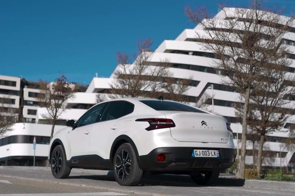 Novo Citroën ë-C4 X: conforto total no mundo eléctrico