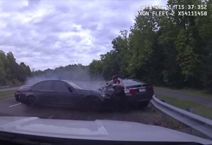 Como fugir à morte numa auto-estrada por uma unha negra...