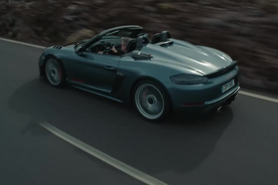 Belo e radical: Porsche 718 Spyder RS faz disparar adrenalina