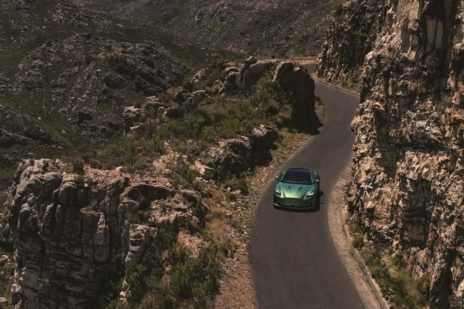 Elegância com raça: Aston Martin DB12 dá 680 cv para desfrutar ao máximo
