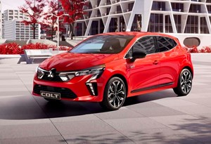 Mitsubishi Colt: ''irmão'' de armas do Renault Clio está de volta à estrada
