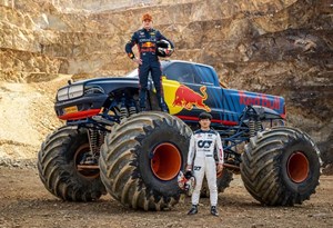 Verstappen e Tsunoda frente a frente: quem ganha nos 'monster trucks'?