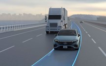 Novo Mercedes Classe E vai poder ultrapassar automaticamente na Europa